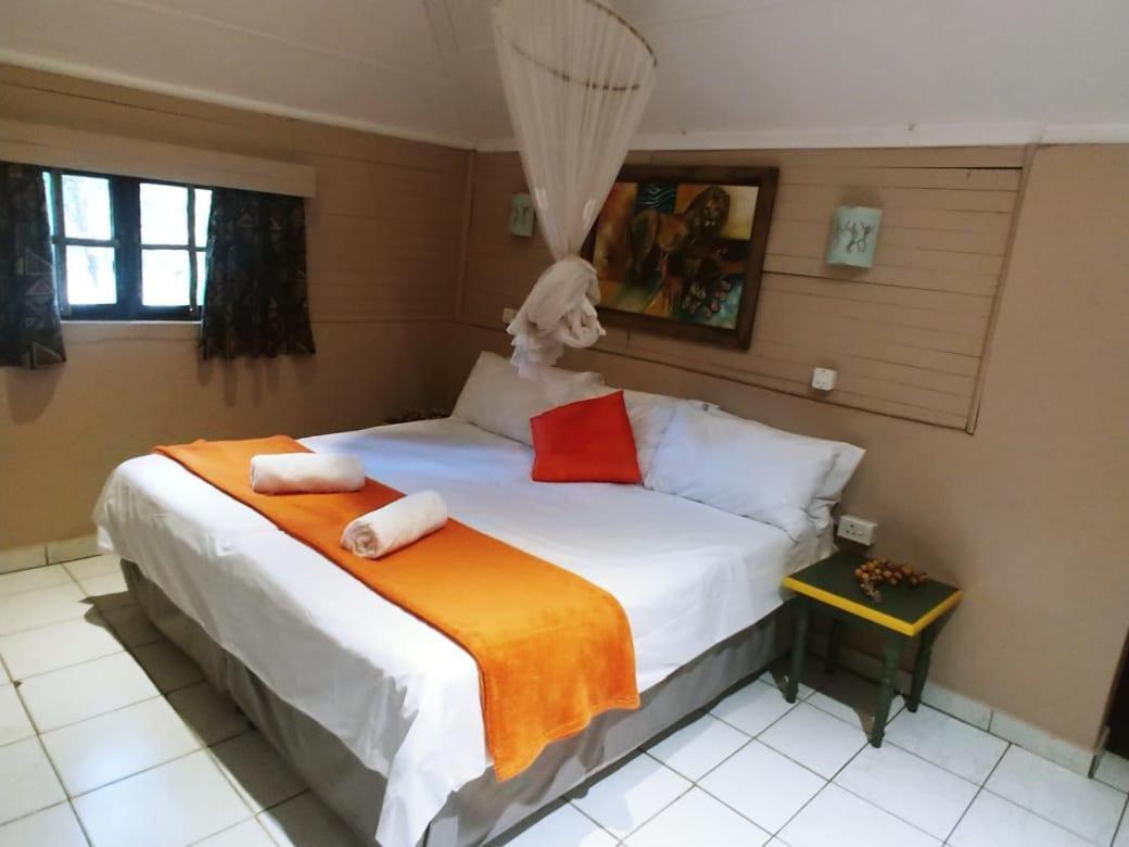 Pumusa Bushcamp Hluhluwe Exteriör bild