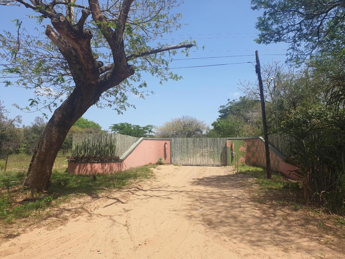 Pumusa Bushcamp Hluhluwe Exteriör bild