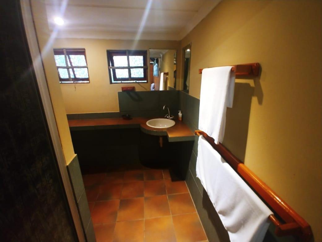 Pumusa Bushcamp Hluhluwe Exteriör bild