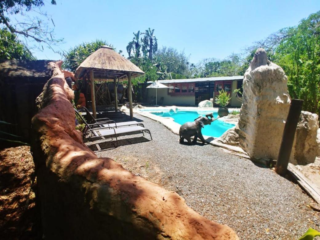 Pumusa Bushcamp Hluhluwe Exteriör bild