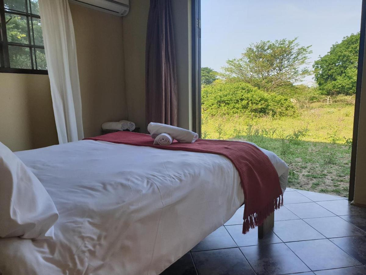 Pumusa Bushcamp Hluhluwe Exteriör bild