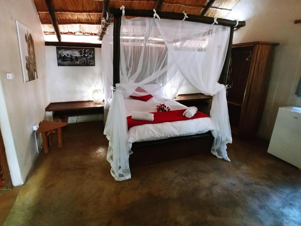Pumusa Bushcamp Hluhluwe Exteriör bild