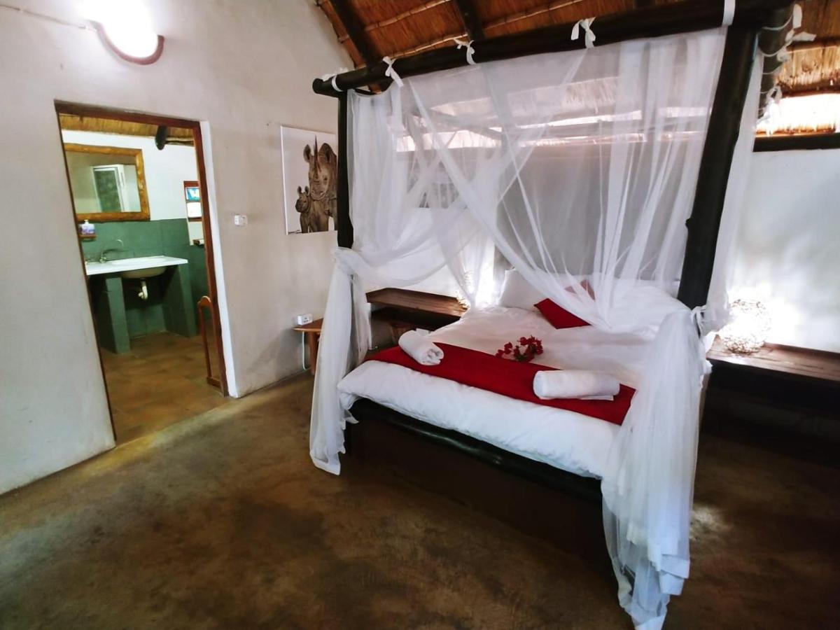 Pumusa Bushcamp Hluhluwe Exteriör bild