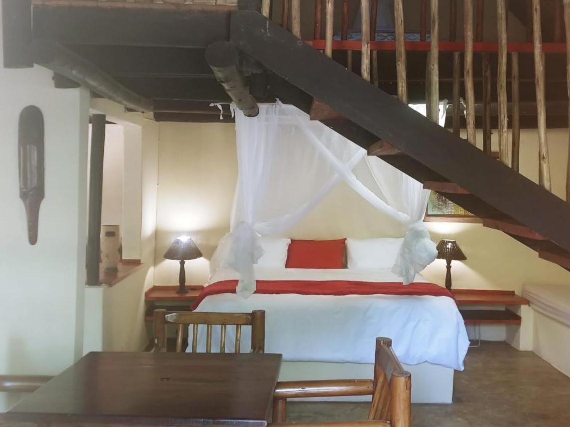 Pumusa Bushcamp Hluhluwe Exteriör bild